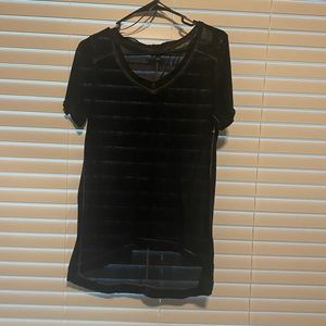 Sheer t-shirt, v-neck. Medium